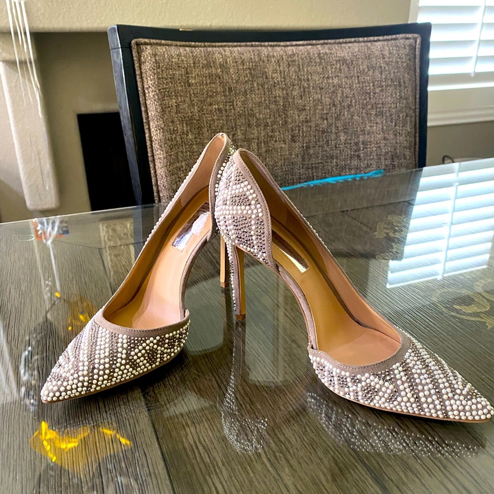 International Concepts Beaded Pumps